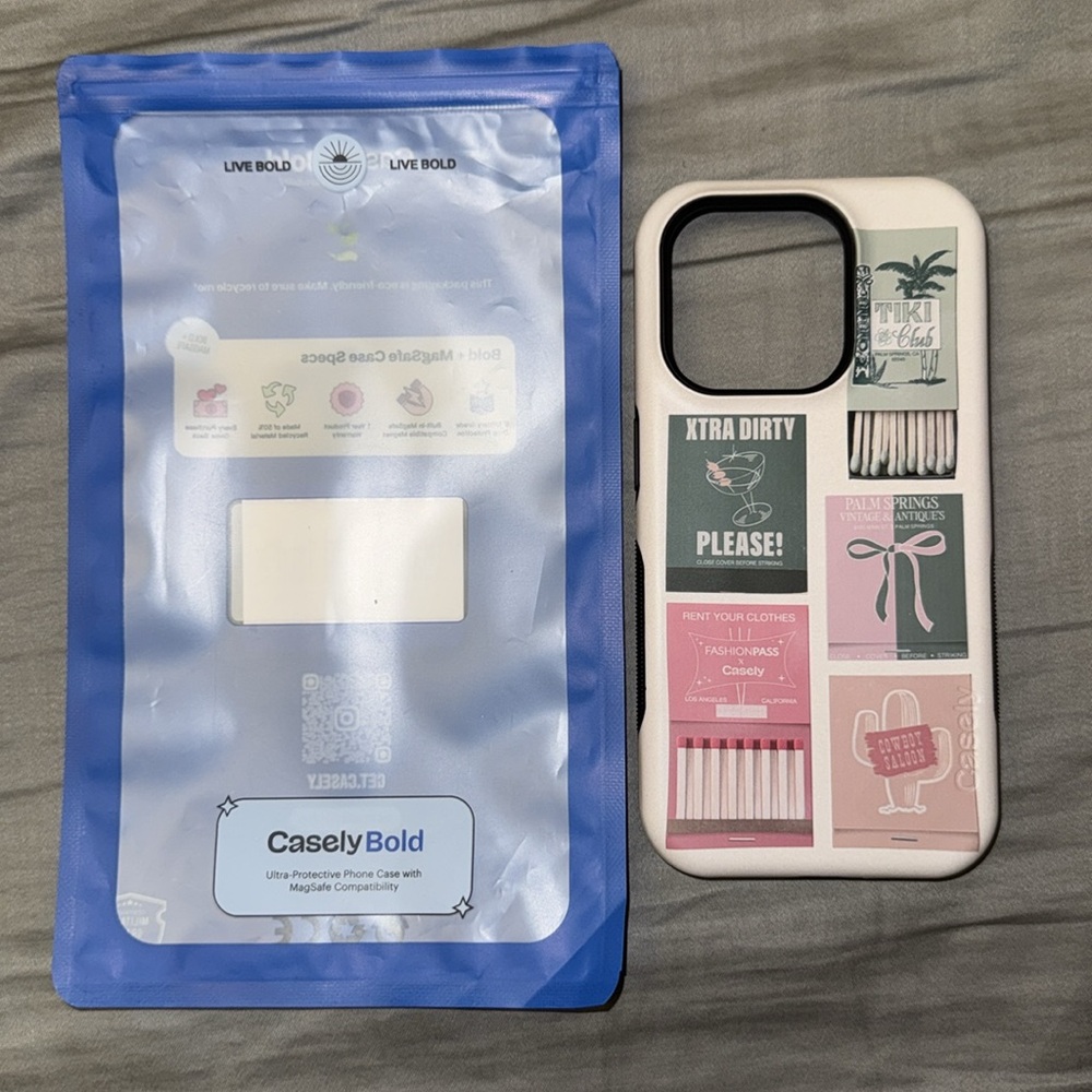 Cream Smartphone Case with Graphic Design and Protective Features